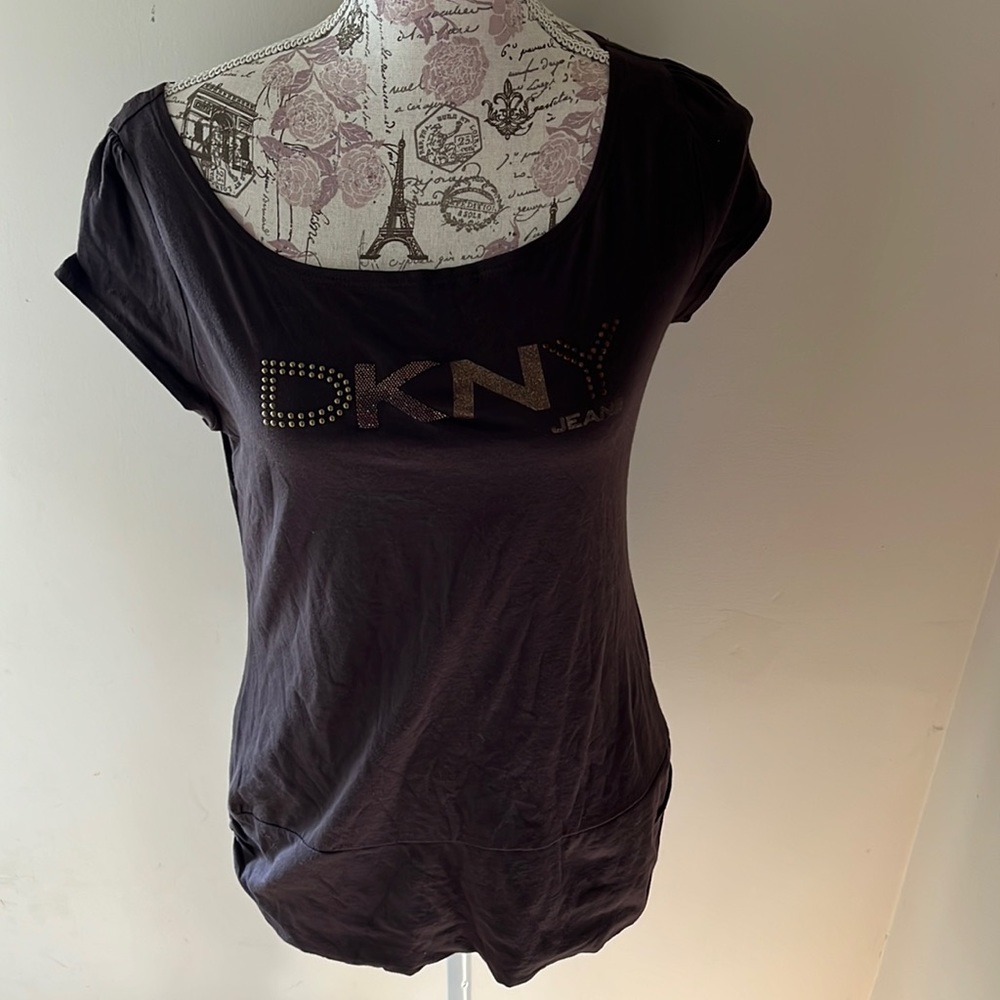 Dkny brown logo t shirt Nwt Large